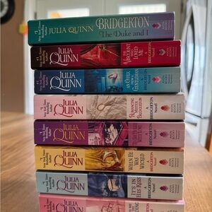Julia Quinn Bridgerton Series Book Set - Multicolor